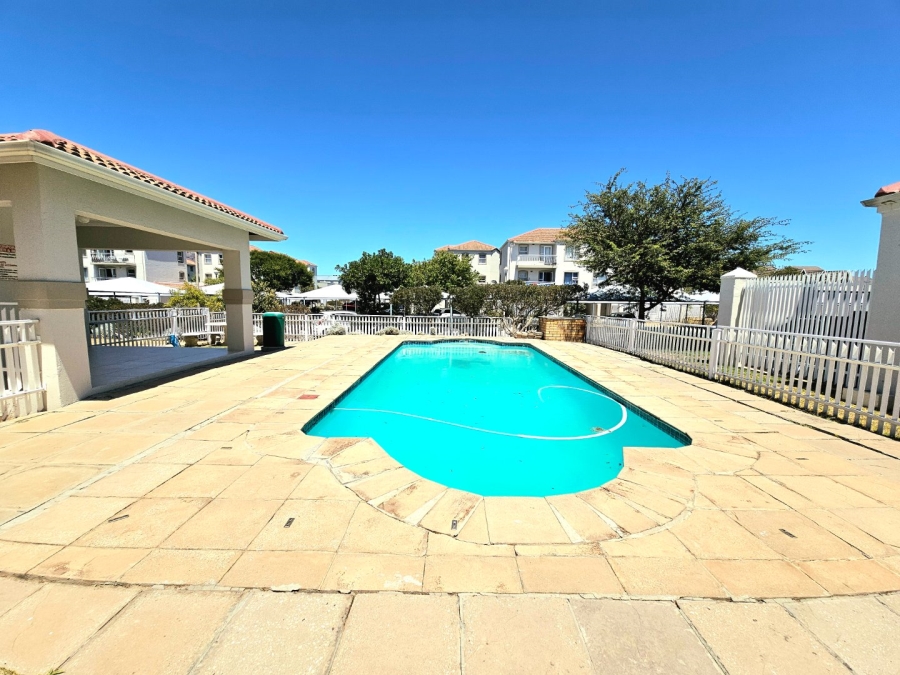 2 Bedroom Property for Sale in Whispering Pines Western Cape